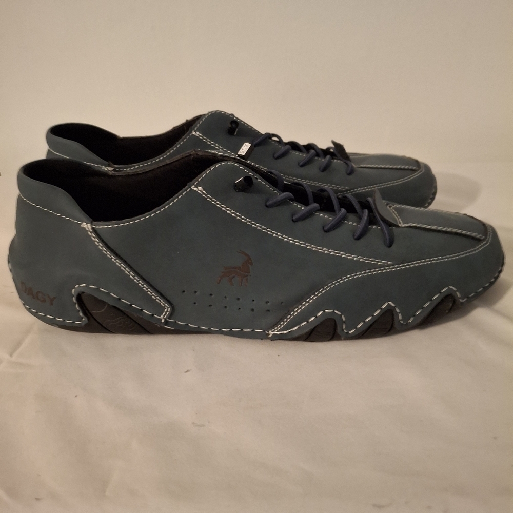 Dagy Men's Blue And Black Slip On Athletic Shoes